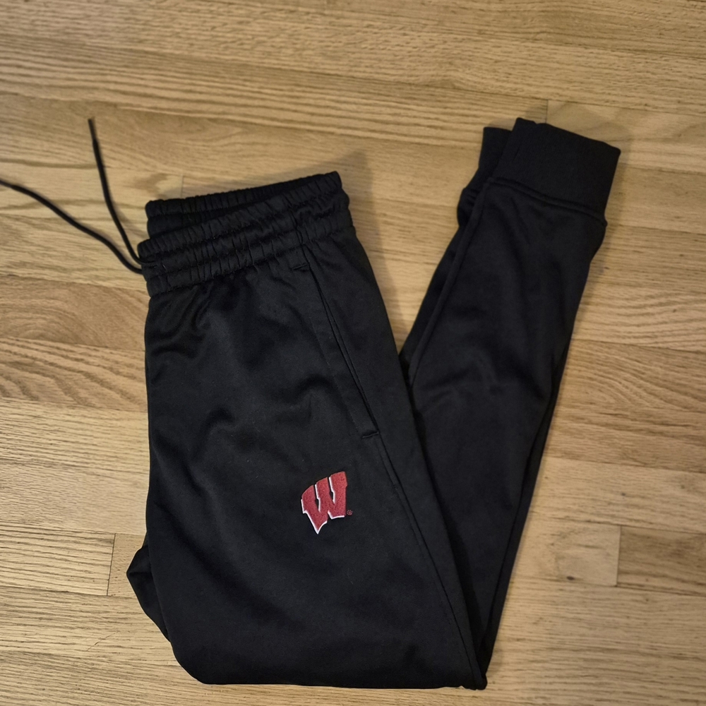 NEW Under Armour Men's Medium Black Wisconsin Badger Logo Dri-fit Joggers NWT